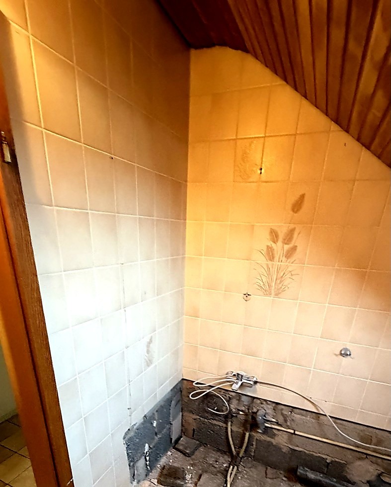 Dachgeschossbad während der Renovierung
